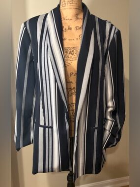 Ashley Stewart Black Ruched Sleeve Stretch Top / Jacket - Size 14